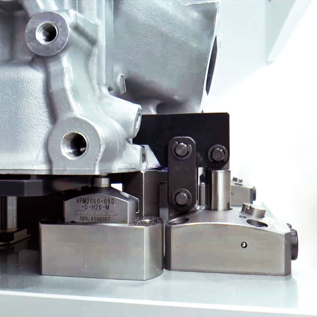 KOSMEK mid-pressure clamping system with compact design, optimized performance, and flexible pressure range.
